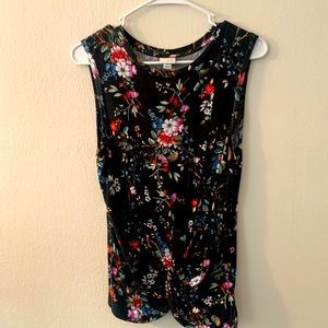Small Target black floral top with knotted bottom